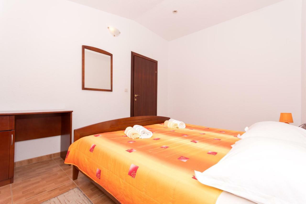 Apartments Fumija Трогир Экстерьер фото