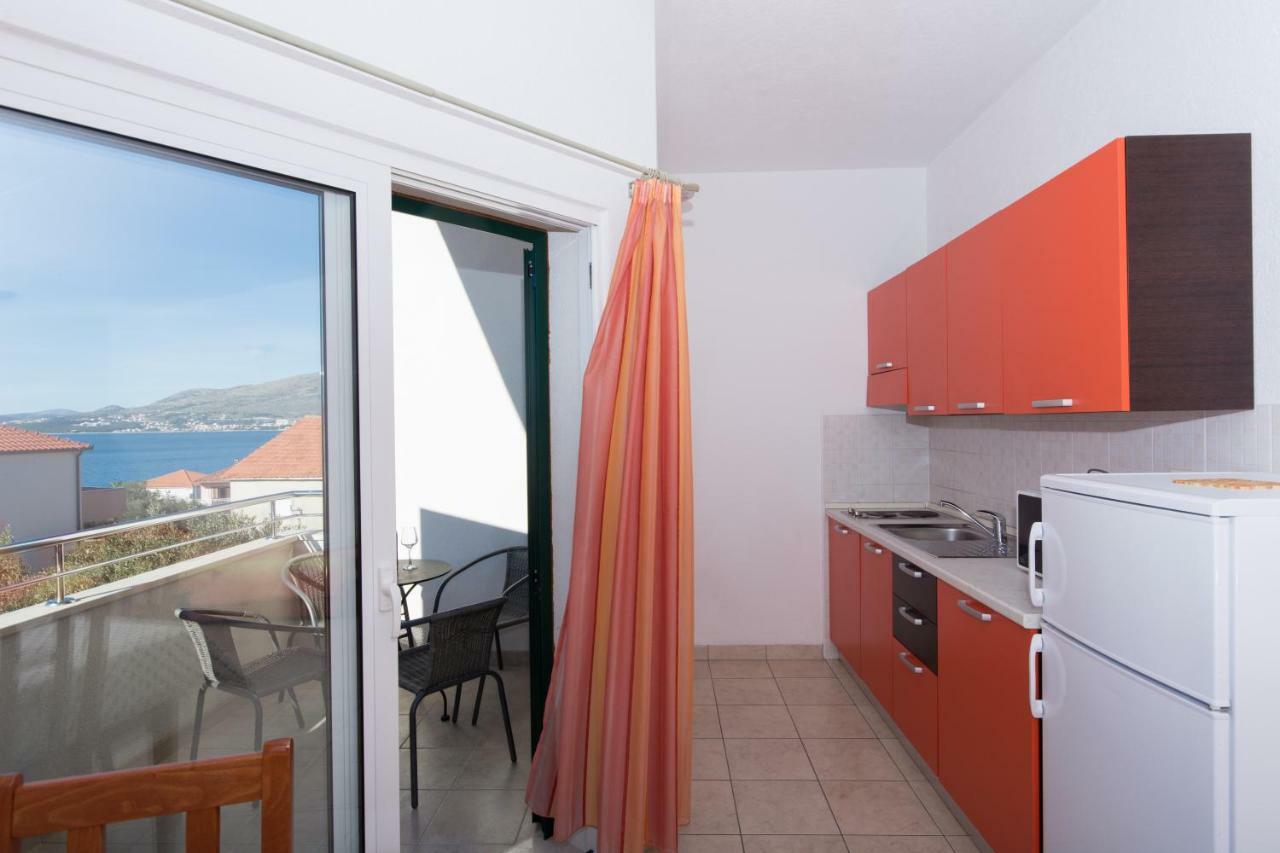 Apartments Fumija Трогир Экстерьер фото