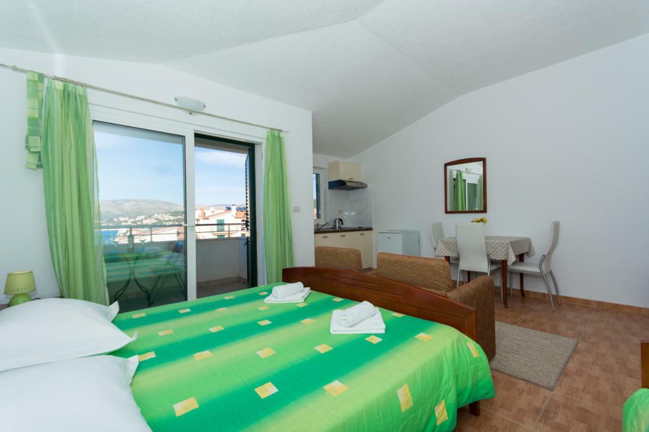 Apartments Fumija Трогир Экстерьер фото