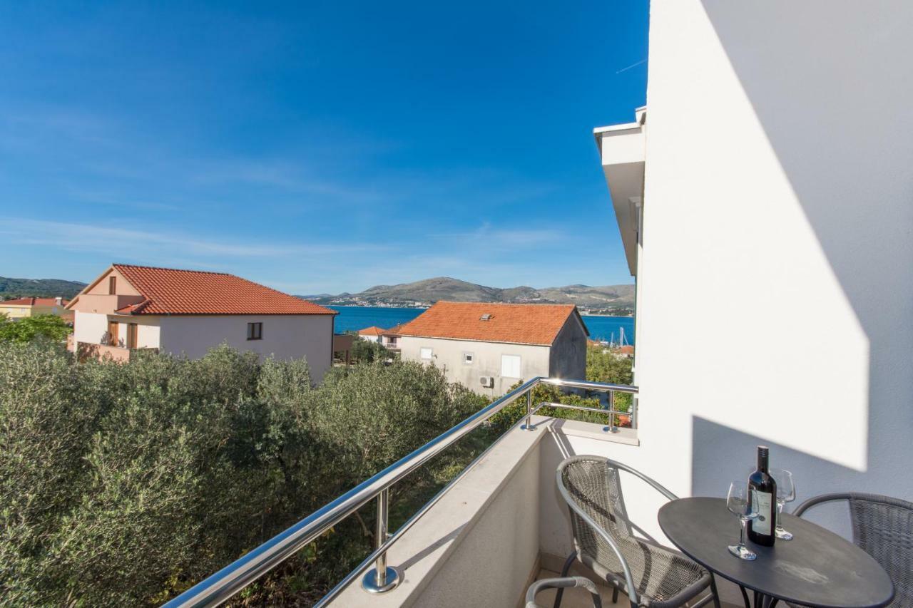 Apartments Fumija Трогир Экстерьер фото