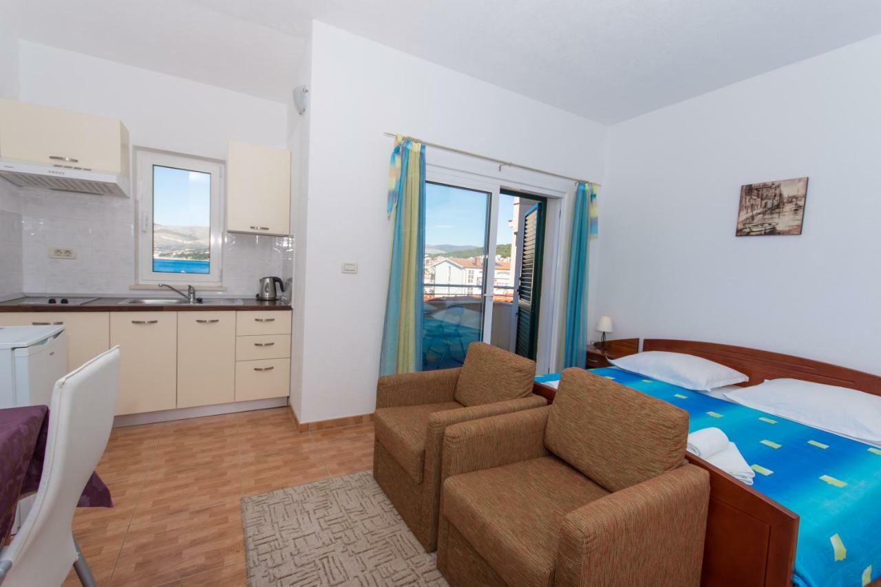 Apartments Fumija Трогир Экстерьер фото