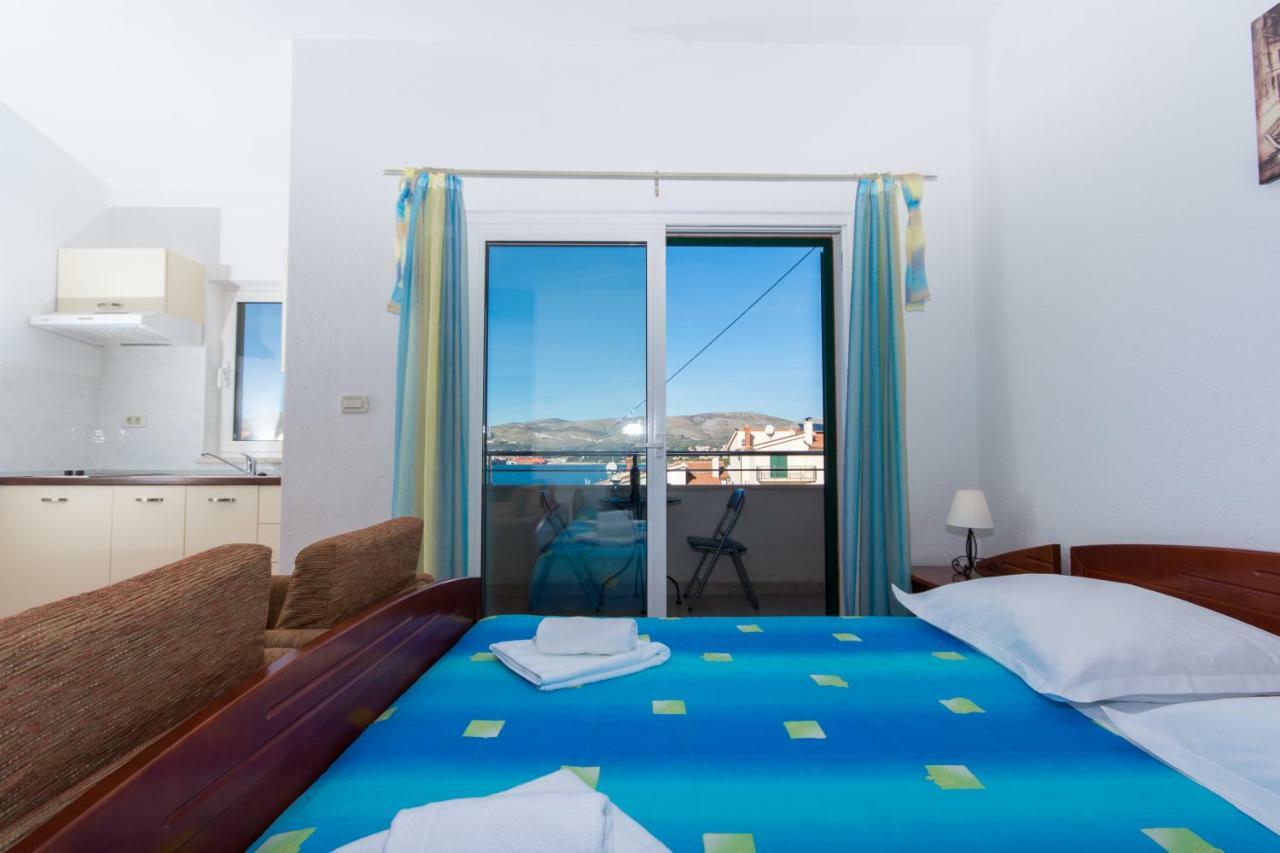 Apartments Fumija Трогир Экстерьер фото