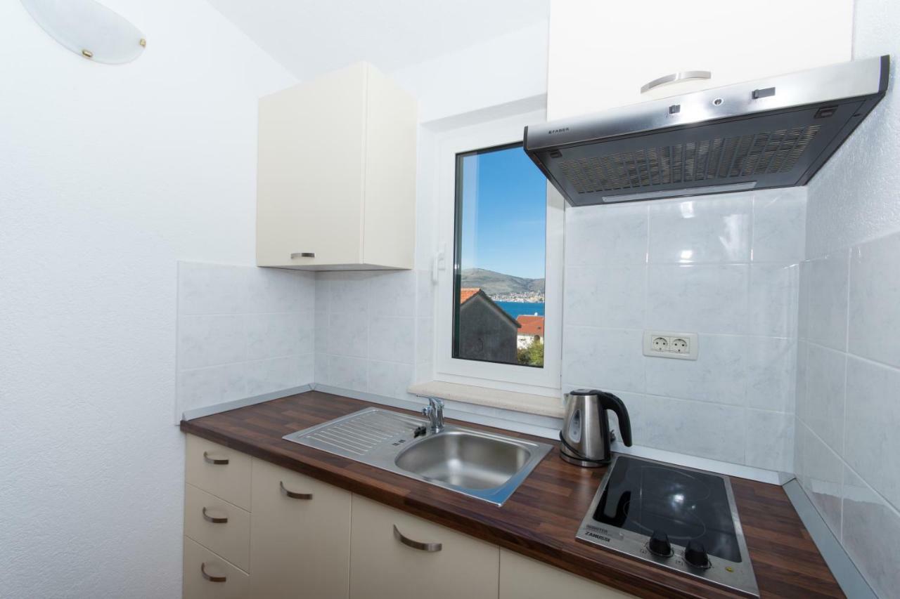 Apartments Fumija Трогир Экстерьер фото