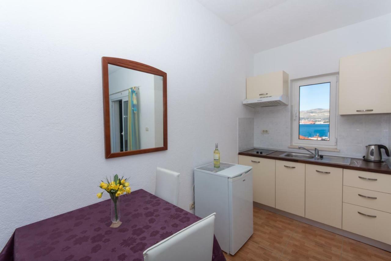 Apartments Fumija Трогир Экстерьер фото