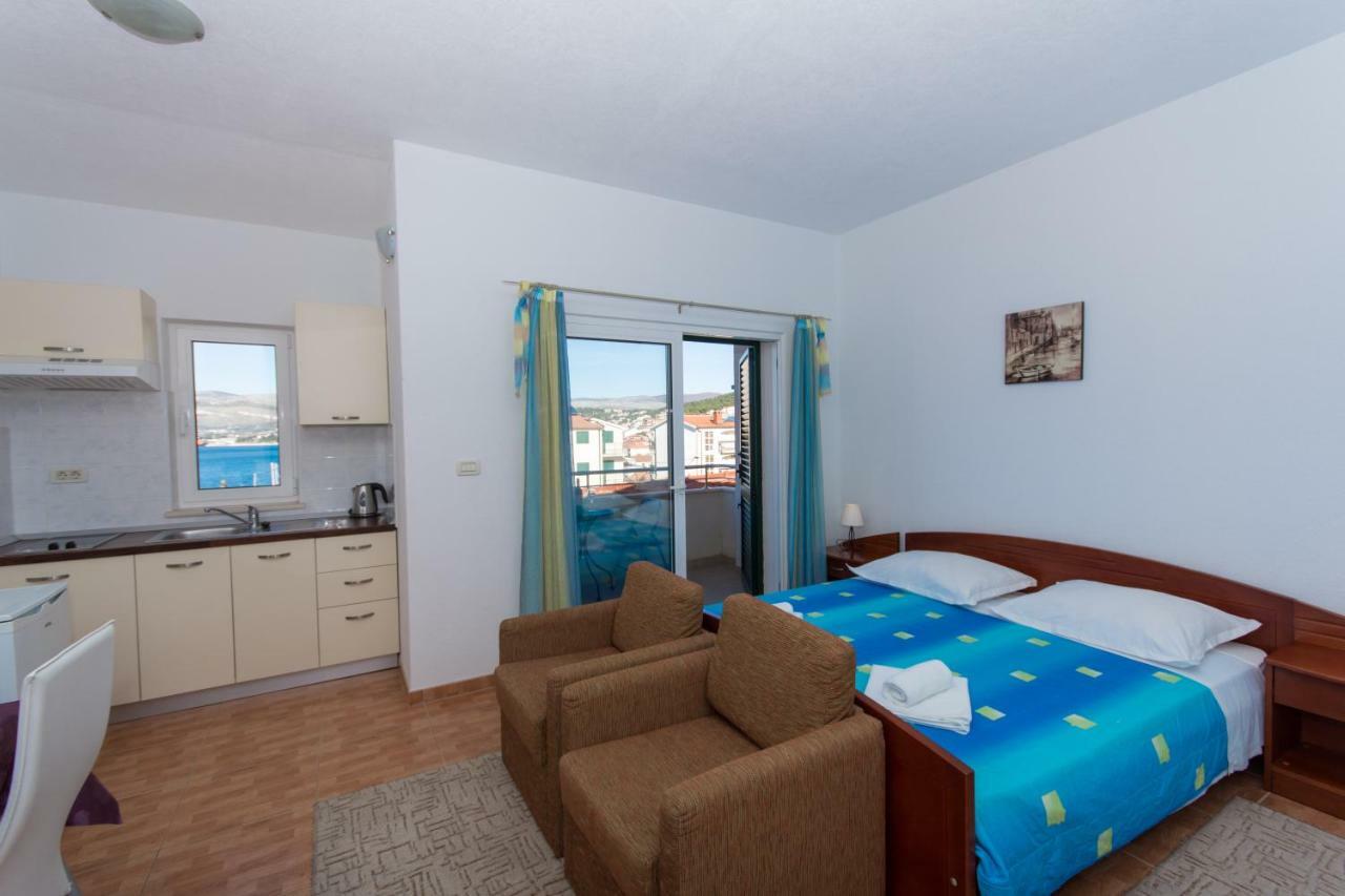 Apartments Fumija Трогир Экстерьер фото